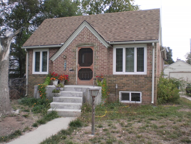 front-west - 444 N Custer Ave