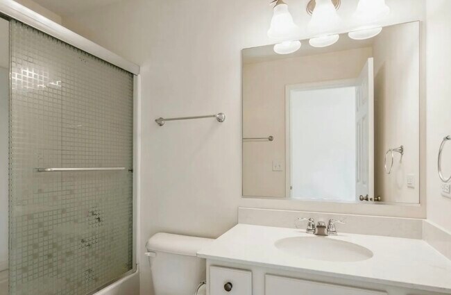 Building Photo - 4443 Monroe Ct