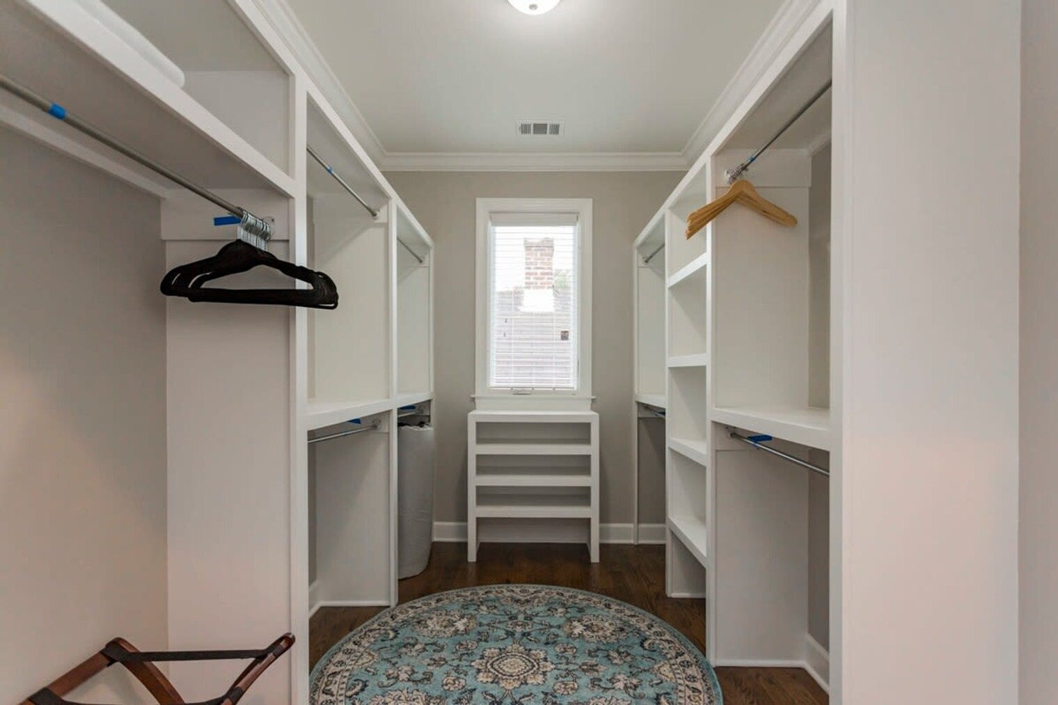 Building Photo - 814 Smiley St