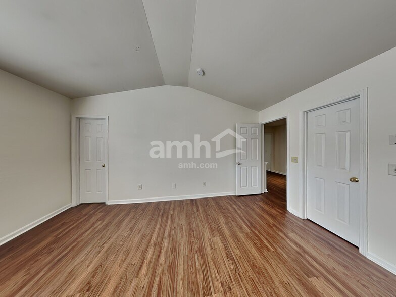 Building Photo - 13624 Whitebark Ct