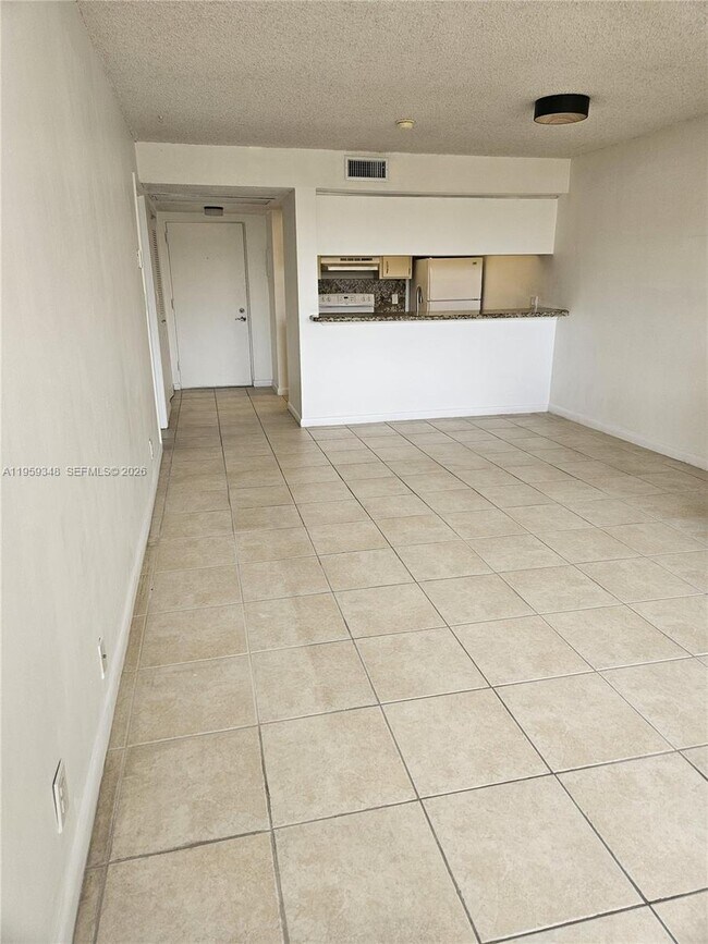 Building Photo - 8180 Geneva Ct