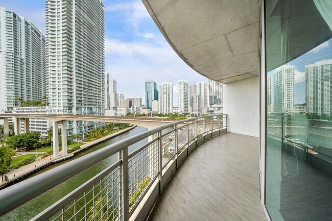 Building Photo - 690 SW 1st Ct