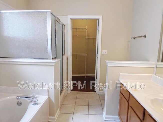 Building Photo - 9100 Cinderhill Cove W