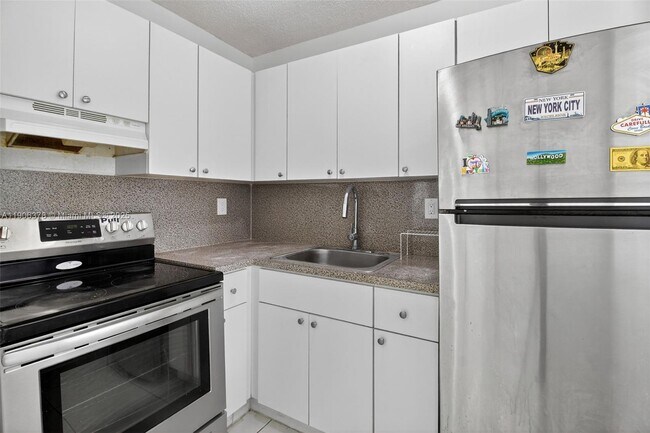 Building Photo - 1864 NW 28th St