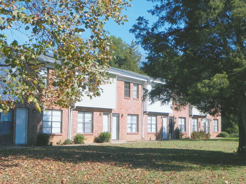country club townhomes rock