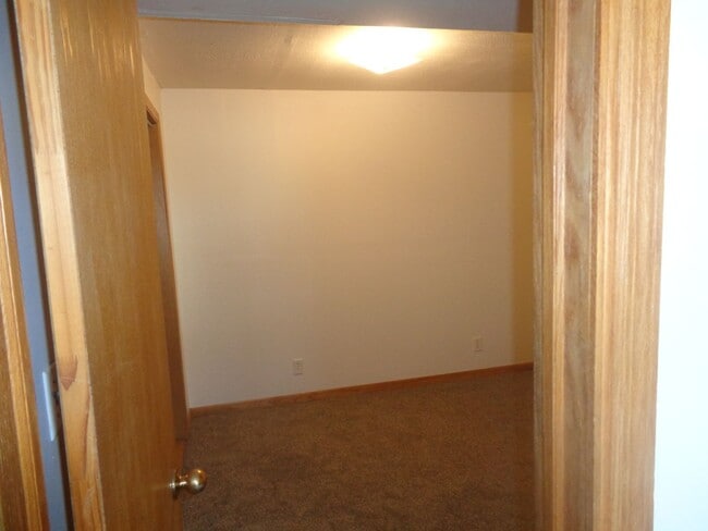 Building Photo - Charming 4-Bedroom Home in Northwest Lincoln