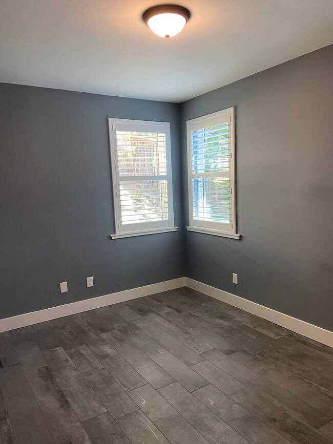 Building Photo - Beautifully remodeled 3 Bdrm+Master retrea...