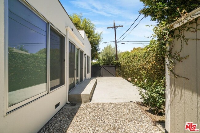 Building Photo - 2700 Coolidge Ave