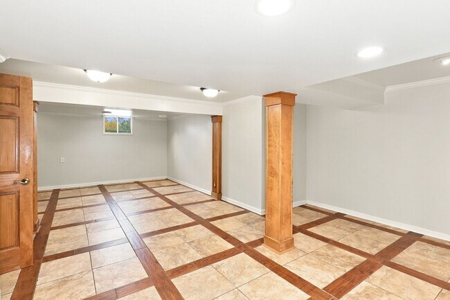 Building Photo - 1746 NW 39th St