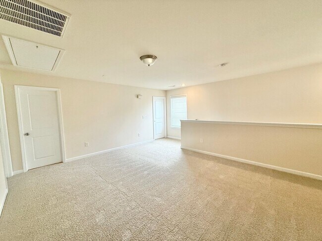 Building Photo - Spacious 4BD, 3BA Durham Home in a Prime Location Near Duke University, RTP, and RDU Airport