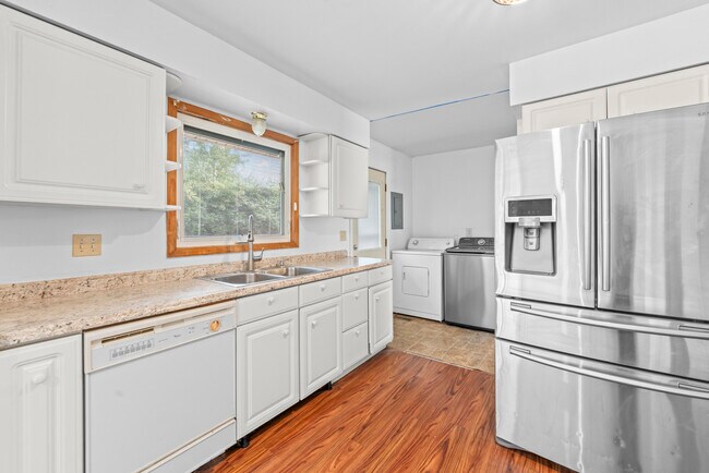 Building Photo - 109 Landmeier Rd