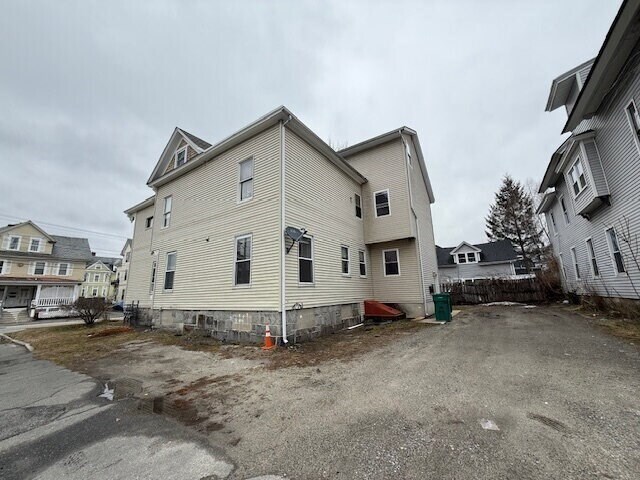 Building Photo - 538 Westford St