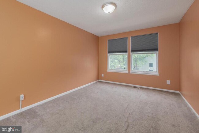 Building Photo - 2307 Greenwood Dr