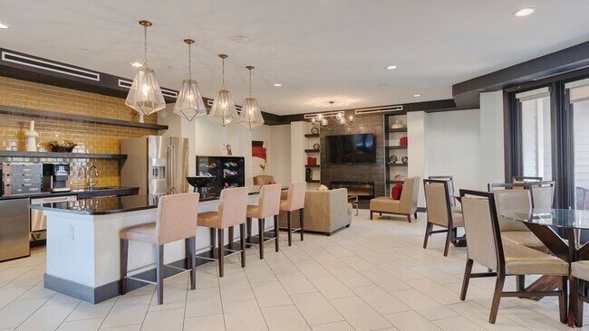 Building Photo - 10300 Katy Fwy