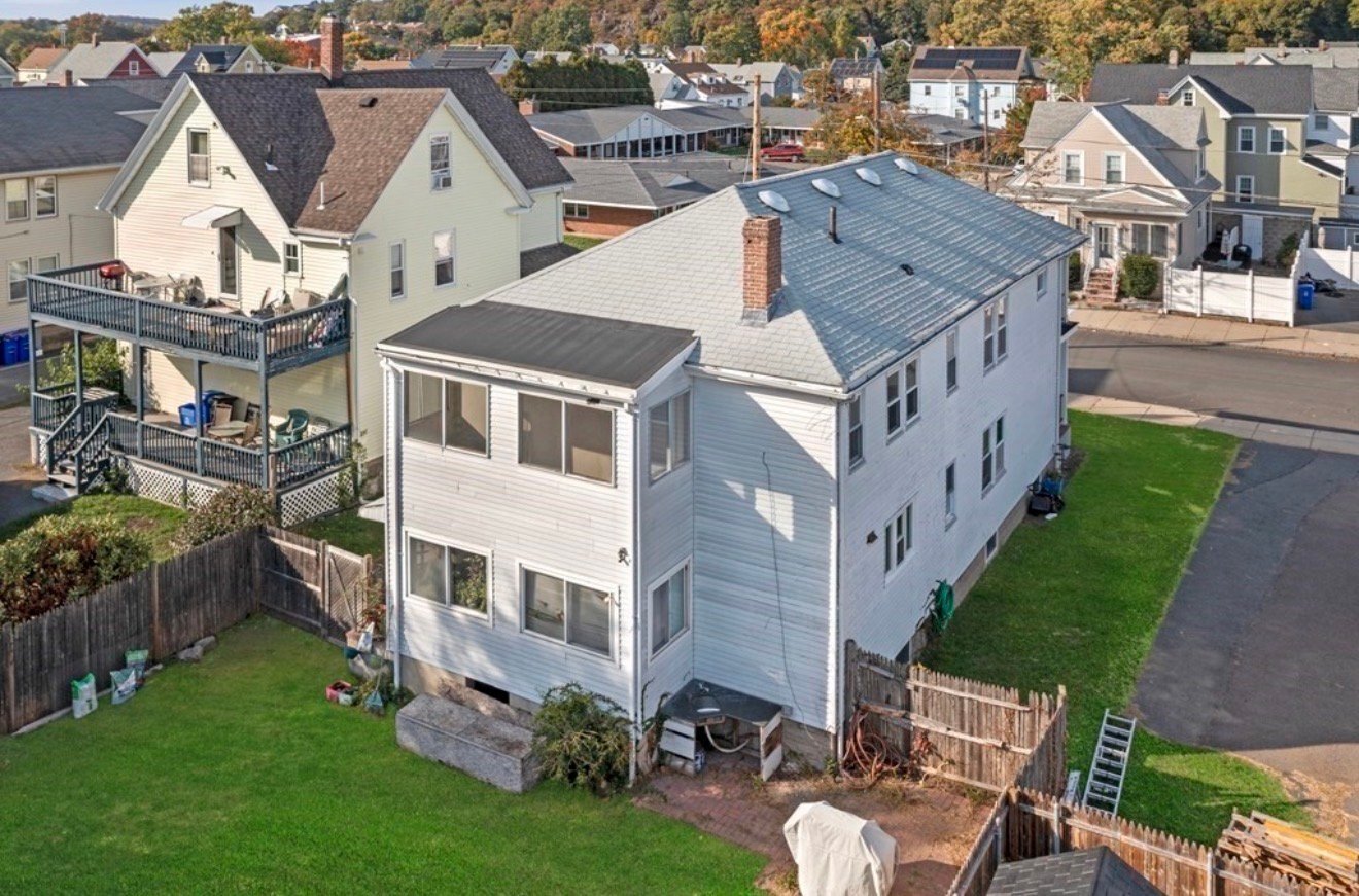 Building Photo - 152 Oliver St