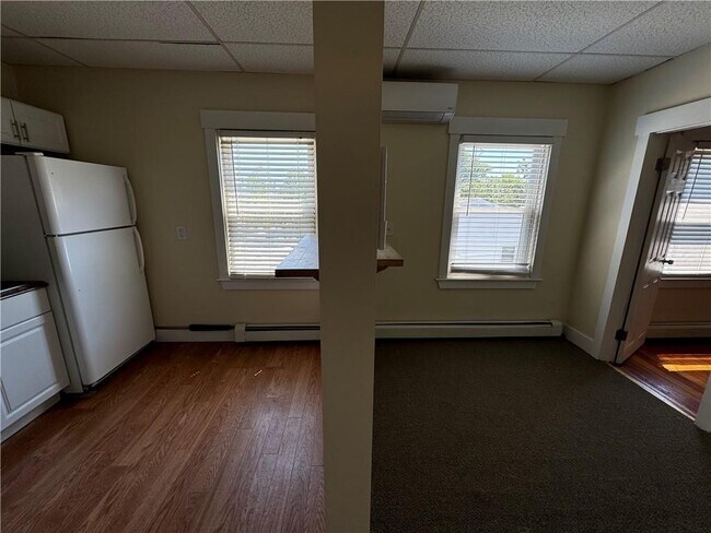 Building Photo - 40-40 Freebody St