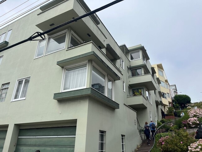 Building Photo - Rare opportunity to live on San Francisco'...