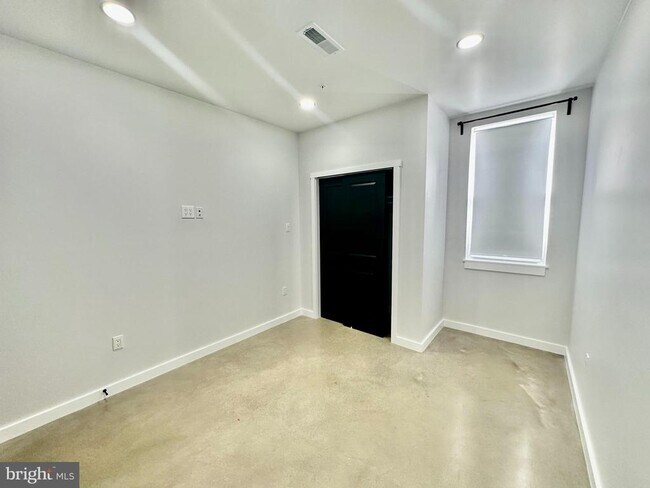 Building Photo - 501 N Cannon Ave