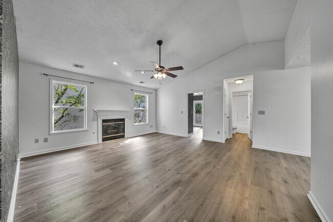 Building Photo - 1201 Red Stone Dr