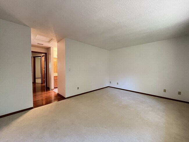 Building Photo - Charming Single-Level Home with Multiple Living Areas and Spacious Backyard Retreat