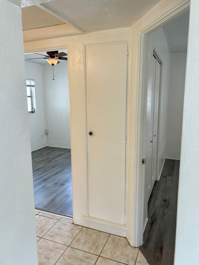 Building Photo - 2 bed 1 Bath House in Ideal Location in St Pete