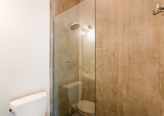 Building Photo - 730 Tulane St