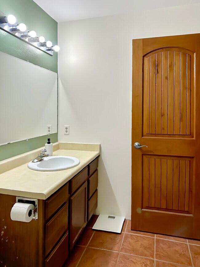 Building Photo - 284 Talisman Dr