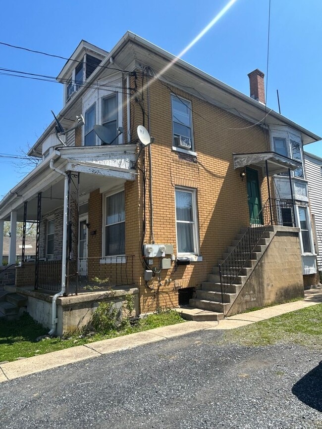 Building Photo - 7 Hummel Ave