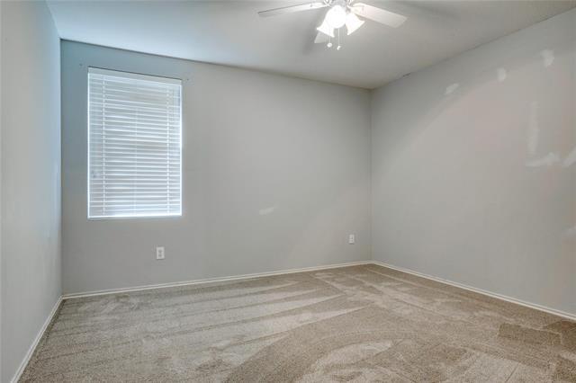 Building Photo - 3054 Fallbrook Dr