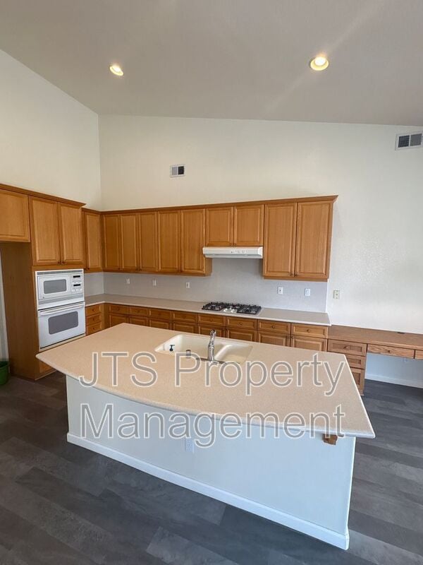 Building Photo - 2905 Peppergrass Way