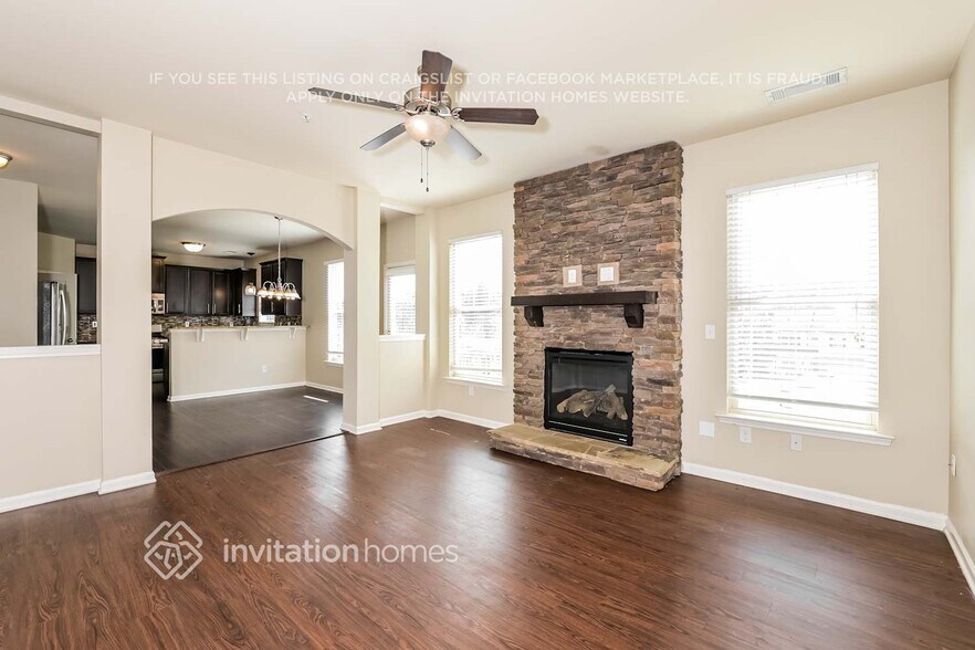 Building Photo - 1700 Summit Village Ln