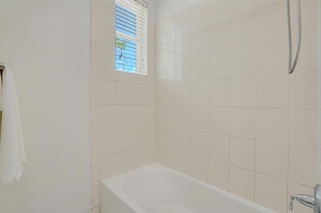 Building Photo - 138 Via Palma Ln