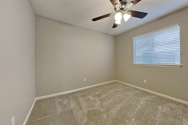 Building Photo - 9310 Wandsworth Dr