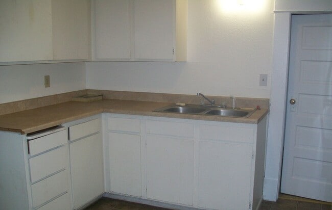 Building Photo - One Month FREE & FREE 50 inch Flat Screen ...