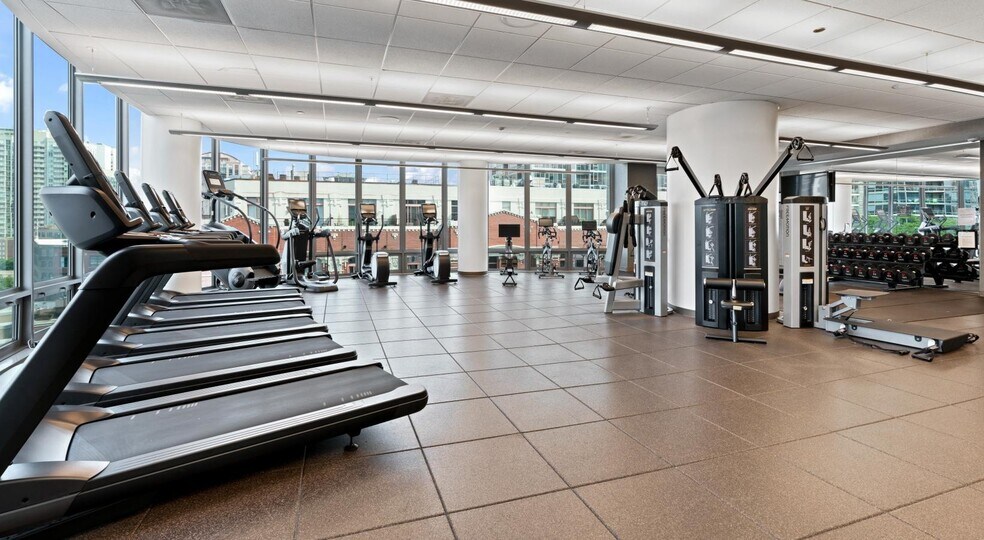 Building Photo - 444 N Orleans St