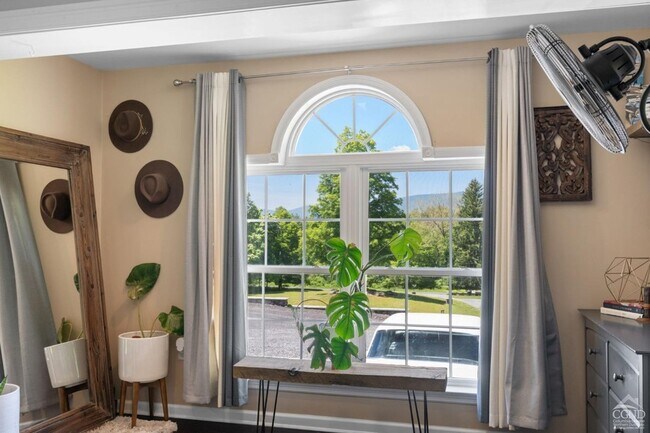 Building Photo - 174 Grove School Rd