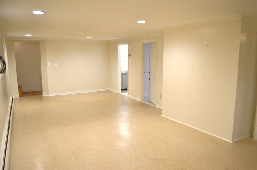 Large finished basement - 45 Emerson Rd