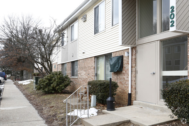 Building Photo - Greenview Gardens