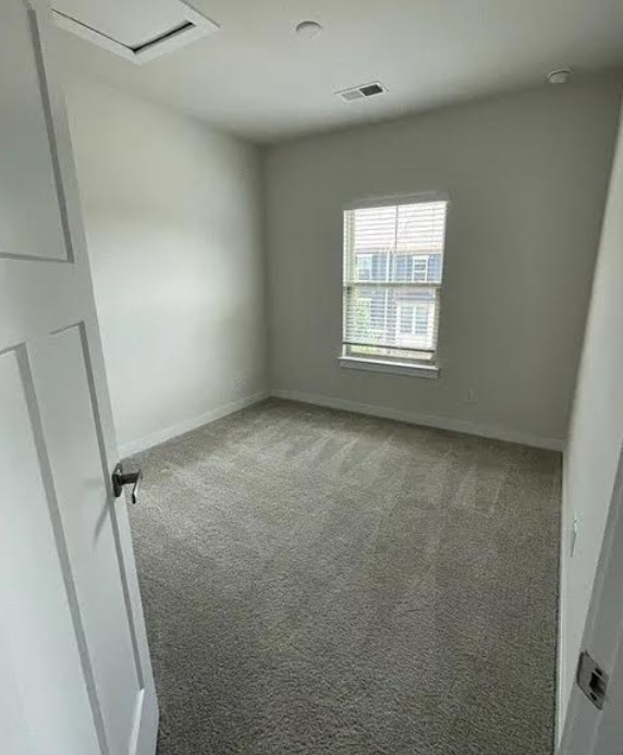 Building Photo - Three story town home with 2 car garage