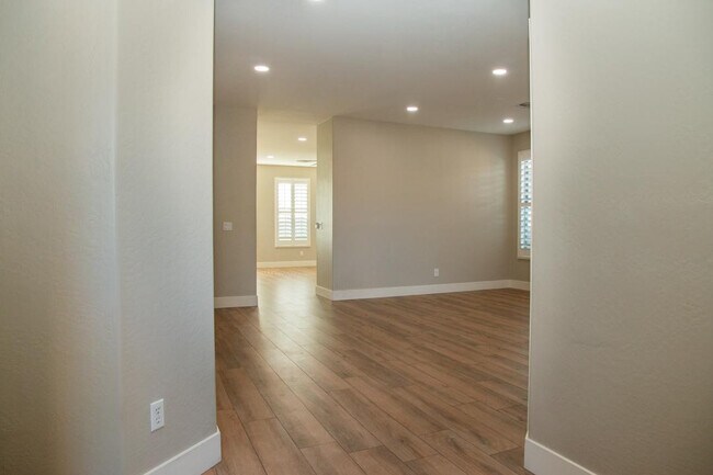 Building Photo - 1874 S 160th Ln