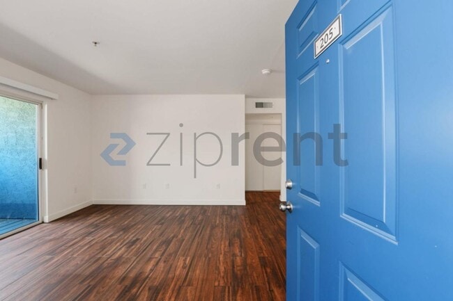 Building Photo - 777 W Campbell Ave