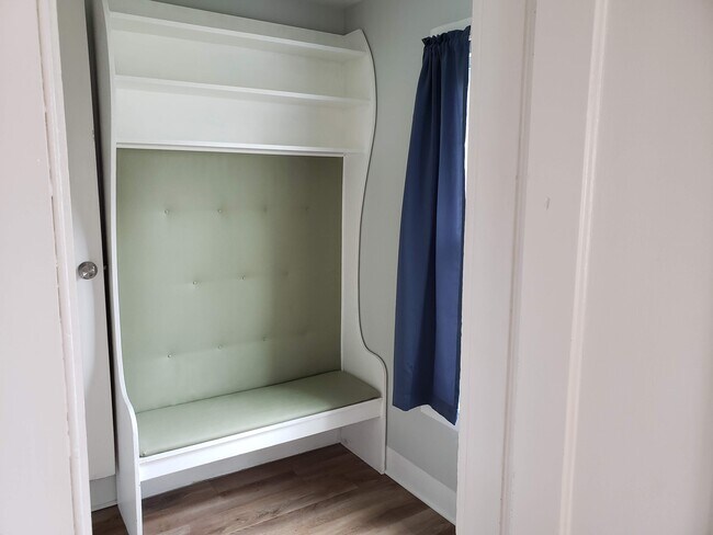 Building Photo - 64 Marlborough St