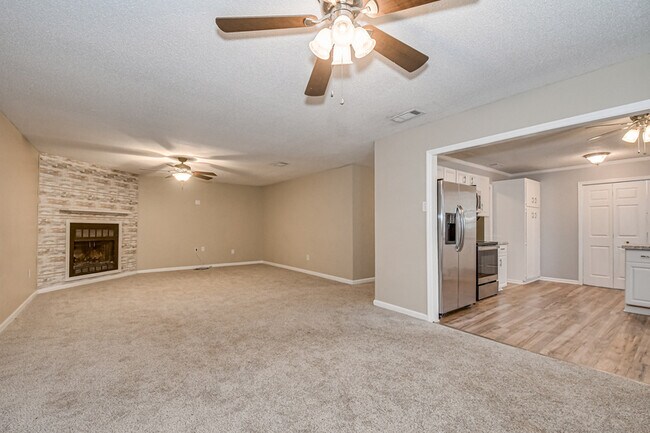 Building Photo - 4410 Goshen Lake Dr S