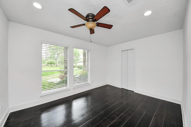 Building Photo - 4126 Pecan Bend Dr