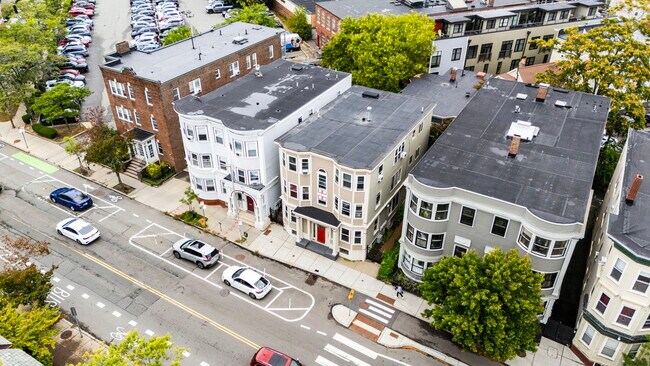 Building Photo - 1433 Cambridge St