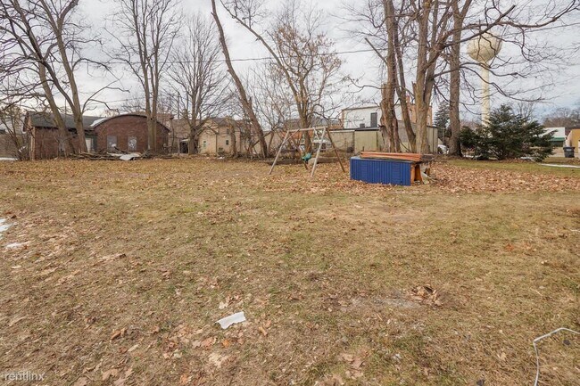 Building Photo - 3 br, 1 bath House - 114 Baker St