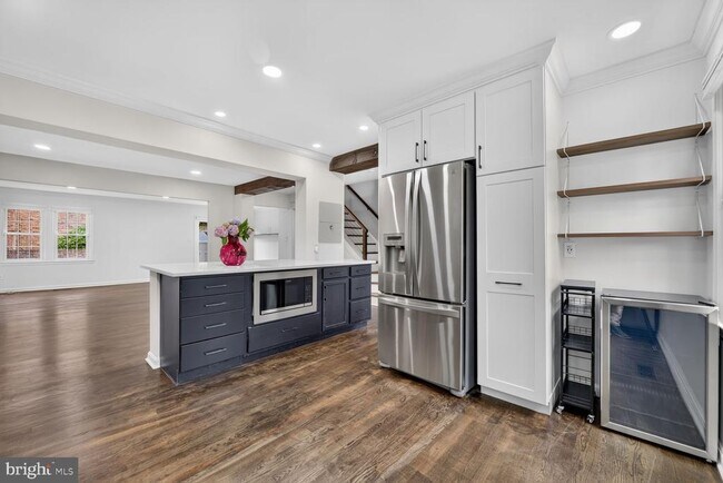 Building Photo - 7426 Hallcrest Dr