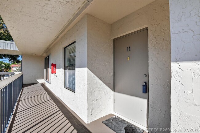 Building Photo - 265 SE 10th St