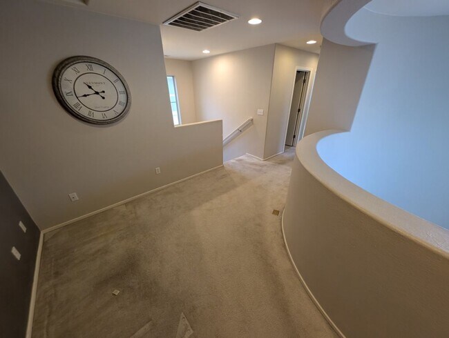 Building Photo - 7570 Dobroyd Dr