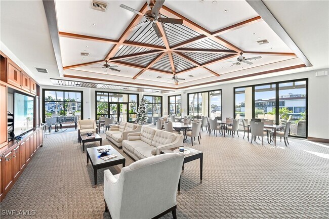 Building Photo - 2400 Gulf Shore Blvd N